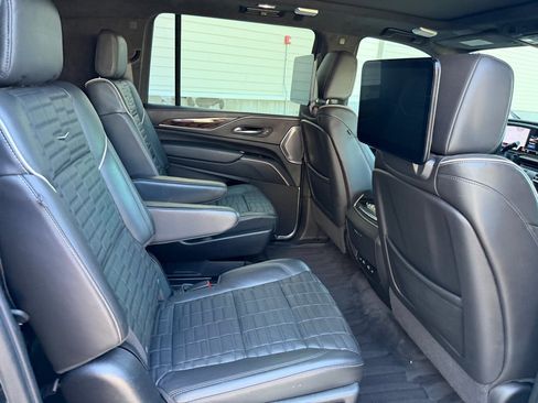 Used 2023 Cadillac Escalade ESV Sport Platinum w/ LPO, ONYX Package AWD/4WD image 27