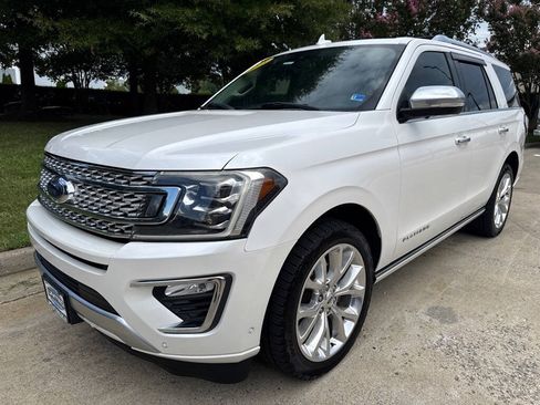 Used 2018 Ford Expedition Platinum RWD image 4