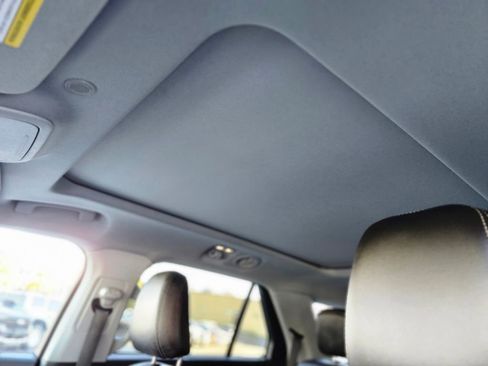 Used 2022 Ford Explorer XLT w/ Equipment Group 202A image 21