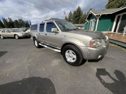Used 2001 Nissan Frontier SE AWD/4WD image 3