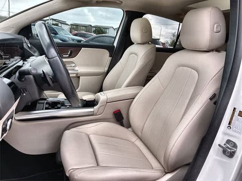 Used 2023 Mercedes-Benz GLA 250 4MATIC image 17