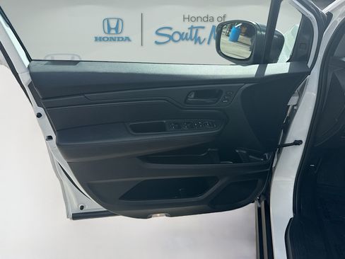 Used 2023 Honda Odyssey EX-L image 19