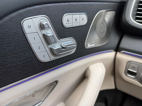 Certified 2025 Mercedes-Benz GLS 450 4MATIC image 28
