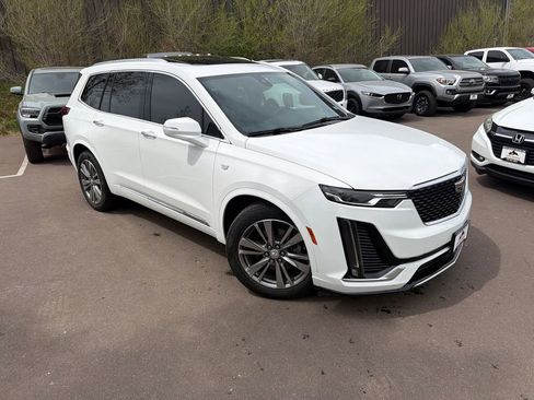 Used 2021 Cadillac XT6 Premium Luxury image 1