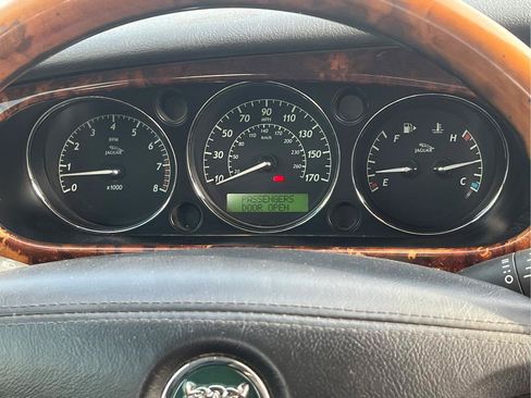 Used 2005 Jaguar XJ8 RWD image 20