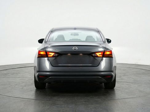 Used 2025 Nissan Altima 2.5 SV FWD image 7