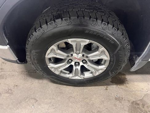Used 2024 GMC Sierra 1500 SLT image 29