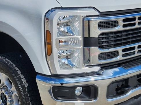 Used 2025 Ford F250 XLT AWD/4WD image 9
