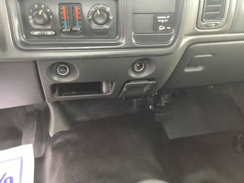 Used 2007 GMC Sierra 2500 W/T RWD image 31