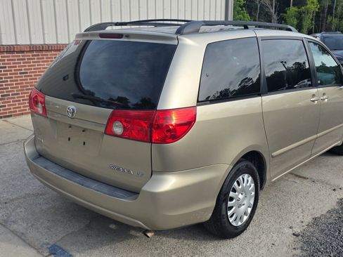 Used 2010 Toyota Sienna CE image 6