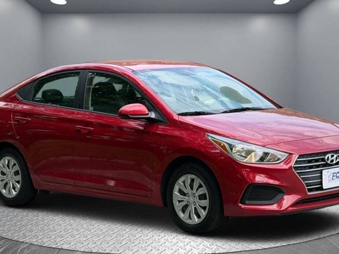 Used 2021 Hyundai Accent SE w/ Cargo Package FWD image 4
