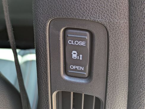 Used 2025 Honda Odyssey Sport-L image 32
