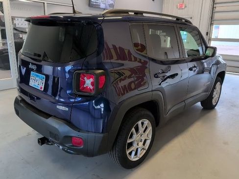 Used 2020 Jeep Renegade Latitude w/ Cold Weather Group AWD/4WD image 5
