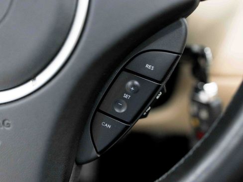 Used 2006 Aston Martin DB9 Volante RWD image 72