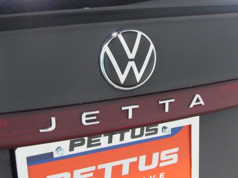 Used 2025 Volkswagen Jetta Sport image 31