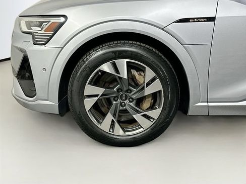 Used 2023 Audi e-tron Premium Plus w/ Premium Plus Package AWD/4WD image 33