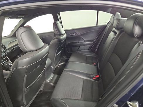 Used 2017 Honda Accord Sport image 14