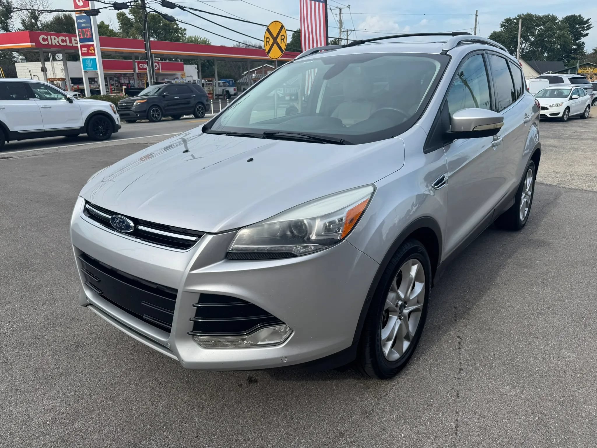Used 2016 Ford Escape Titanium w/ Equipment Group 301A FWD image 3