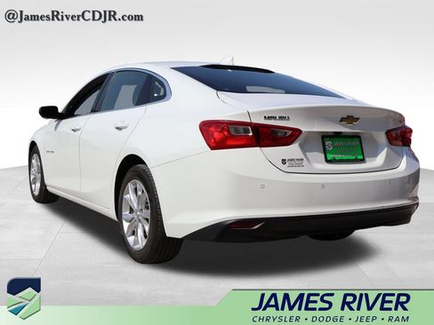 Used 2024 Chevrolet Malibu LT FWD image 3