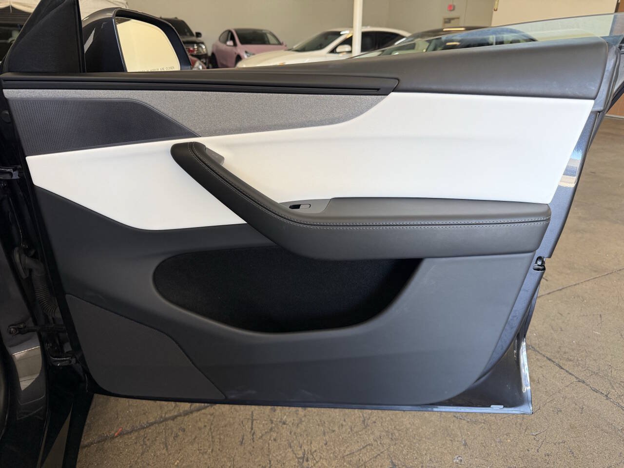 Used 2026 Tesla Model Y Long Range AWD/4WD image 32