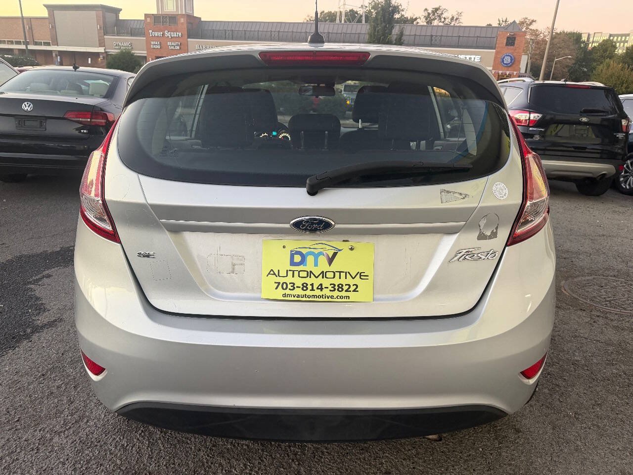 Used 2014 Ford Fiesta SE w/ Equipment Group 201A FWD image 5