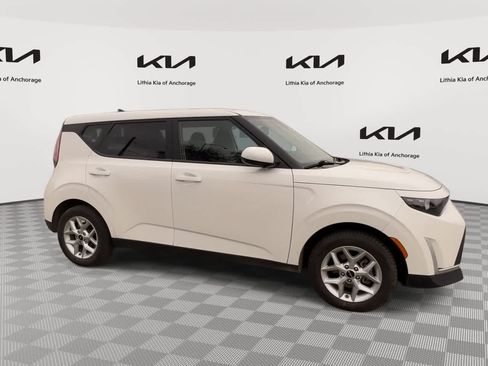 Certified 2024 Kia Soul LX w/ Option Group 015 FWD image 9
