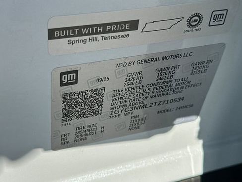 New 2026 Cadillac Vistiq Sport w/ LPO, Floor Liner Package image 27