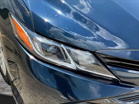 Used 2019 Toyota Camry LE FWD image 32