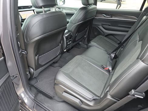 New 2026 Jeep Grand Cherokee L 2WD image 29