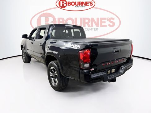 Used 2018 Toyota Tacoma TRD Sport w/ Technology Package AWD/4WD image 8