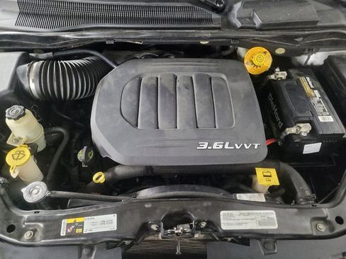 Used 2016 Dodge Grand Caravan SXT w/ Rear Park Assist Package FWD image 30