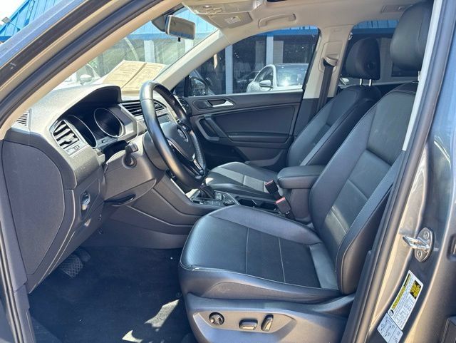 Used 2019 Volkswagen Tiguan SEL R-Line AWD/4WD image 9