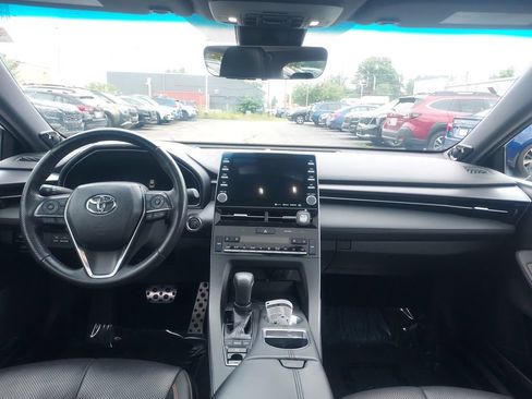 Used 2019 Toyota Avalon Touring w/ Advanced Safety Package FWD image 9