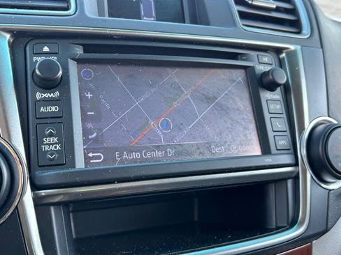 Used 2013 Toyota Highlander Limited image 26