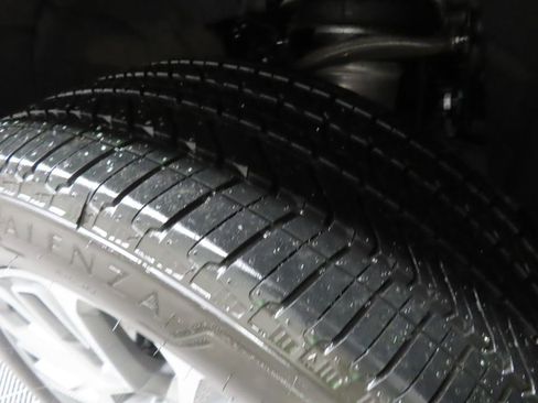 Used 2026 GMC Yukon Denali w/ Denali Reserve Package image 9