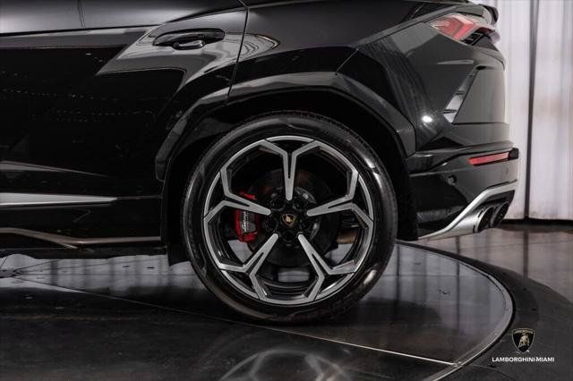 Used 2021 Lamborghini Urus AWD/4WD image 9