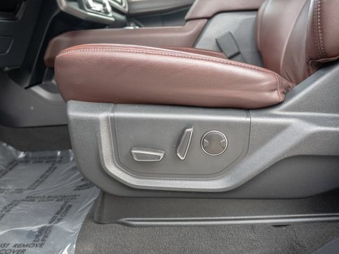 Used 2024 Ford Expedition Limited image 14