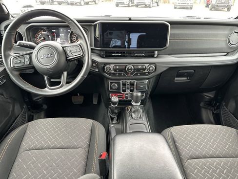 Certified 2024 Jeep Gladiator Mojave image 10