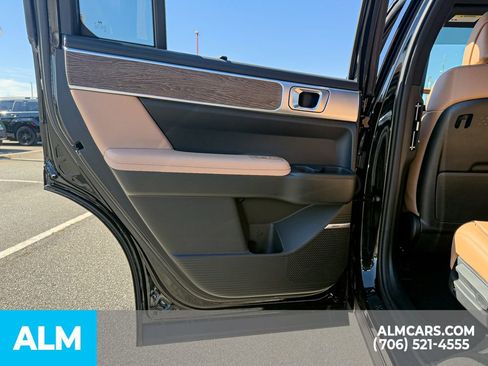 Used 2025 Hyundai Santa Fe Limited image 16