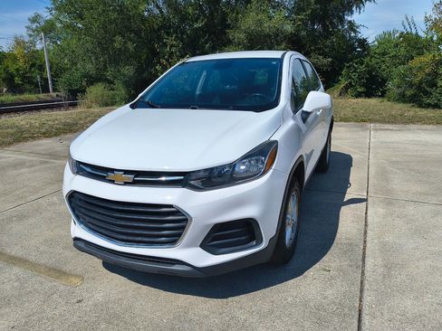 Used 2018 Chevrolet Trax LS image 1