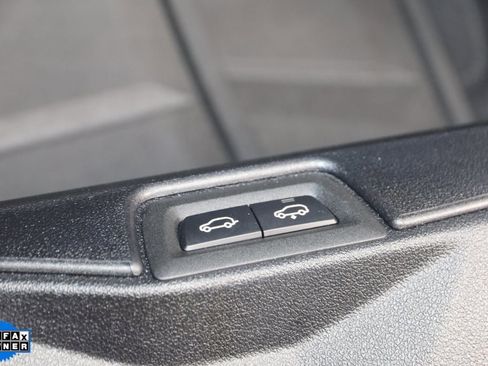 Used 2024 BMW X7 xDrive40i w/ M Sport Package image 69