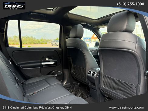 Used 2021 Mercedes-Benz GLB 250 4MATIC w/ Premium Package image 28