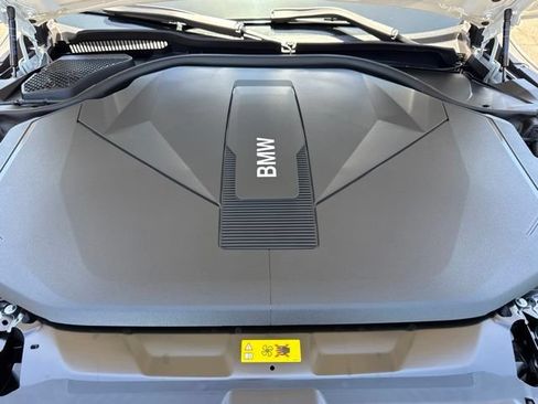 Used 2026 BMW i5 eDrive40 w/ Premium Package RWD image 33
