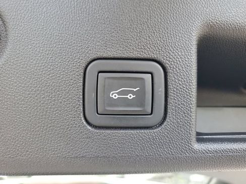 Certified 2022 Chevrolet Equinox Premier FWD image 9