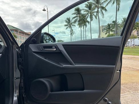 Used 2013 MAZDA MAZDA3 i Touring FWD image 15
