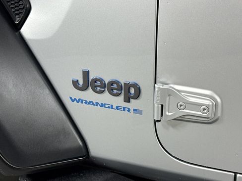 Used 2023 Jeep Wrangler Unlimited Rubicon 4xe AWD/4WD image 10