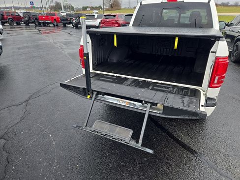 Used 2015 Ford F150 Platinum w/ Equipment Group 701A Luxury image 8