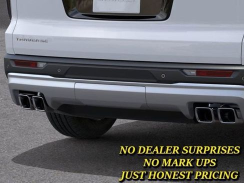 New 2026 Chevrolet Traverse LT w/ Driver Confidence Package image 2