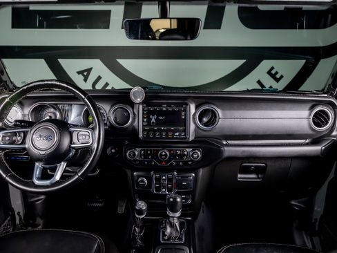 Used 2021 Jeep Wrangler Unlimited Sahara w/ Cold Weather Group AWD/4WD image 2