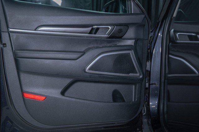 Used 2025 Kia Telluride S AWD/4WD image 10